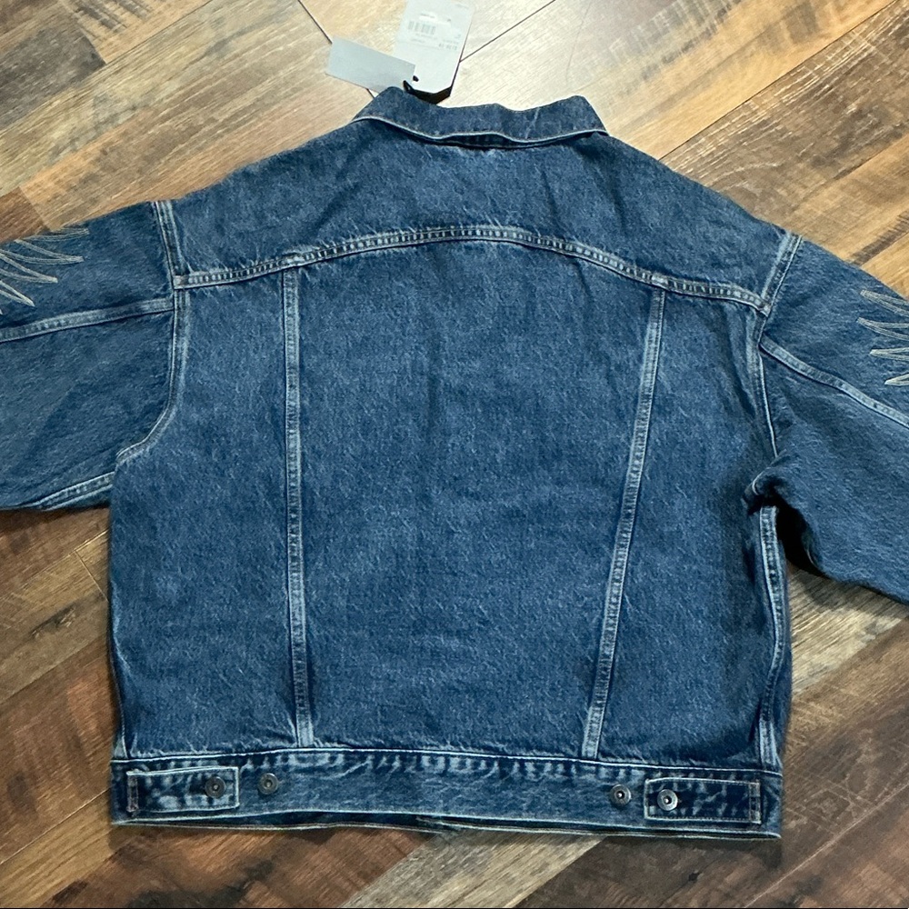 Levi’s Made & Crafted Embroidered Denim Trucker Jacket – Size M – NWT - Picture 11 of 13